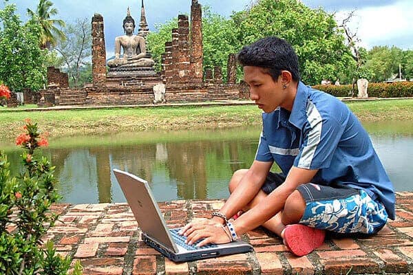 0309-OINTERNET-Thailand-Blogger-600